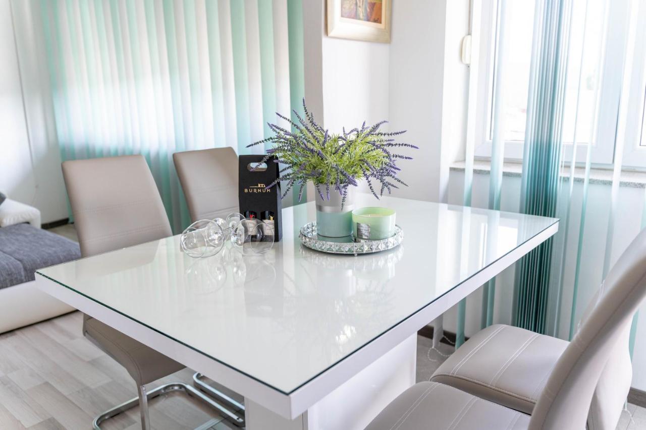 Apartman M Apartment Knin Exterior foto